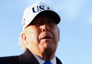 Ο Τραμπ επικεντρώνεται στην συνέχιση του πολέμου, λέει ανώτερος αξιωματούχος του Λευκού Οίκου