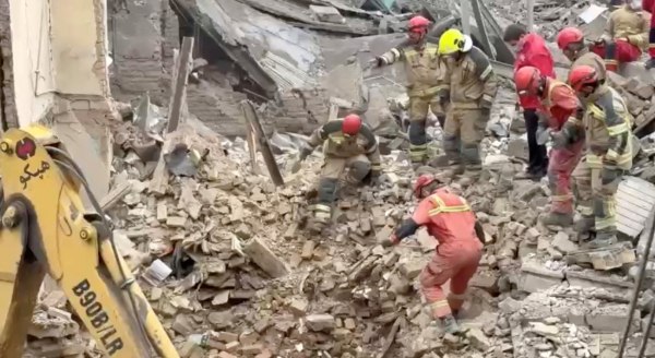 Ιρανικές επιθέσεις σε βάσεις σε Μπαχρέιν, Κουβέιτ και ΗΑΕ – Ο πόλεμος εισέρχεται σε αποφασιστική φάση, λέει το Ισραήλ