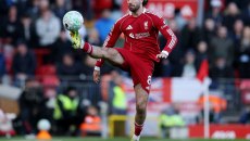 Ο Σομποσλάι «απειλεί» Μπέκαμ και Ρομπέρ