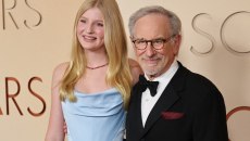 Τόπο στα νιάτα: Ο Στίβεν Σπίλμπεργκ πήγε στα Όσκαρ με την 13χρονη εγγονή του