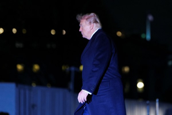 Ο Τραμπ λέει ότι οι ΗΠΑ δεν θέλουν να καταστρέψουν τις υποδομές του Ιράν – «Ο πόλεμος δεν θα κρατήσει πολύ»