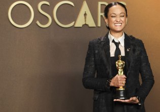 Ιστορικό Όσκαρ για την Ότομ Ντάραλντ Άρκαποου