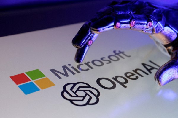Κρίση στο ειδύλλιο της OpenAI με τη Microsoft – Η Amazon είναι το τρίτο πρόσωπο
