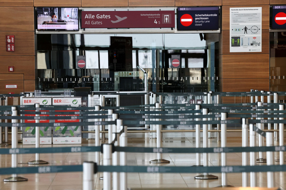 Ο πόλεμος καθηλώνει τα αεροπλάνα – Αλλαγές και ακυρώσεις στις διεθνείς πτήσεις