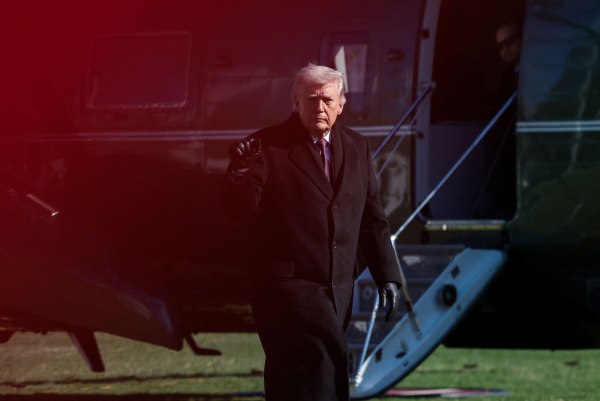 Ο Τραμπ αποκαλεί «δειλούς» τους νατοϊκούς συμμάχους των ΗΠΑ