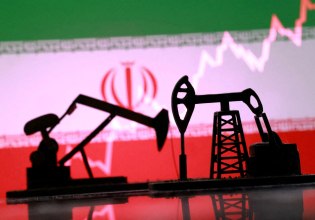 Το Brent εκτοξεύεται πάνω από 4%