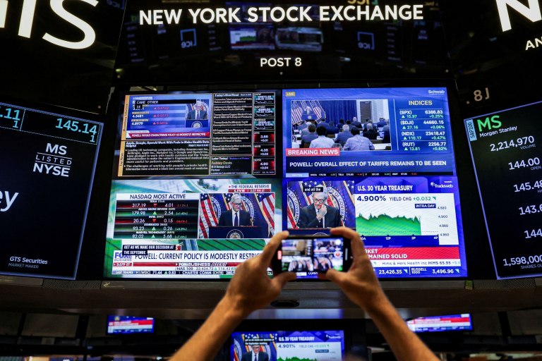 Η τιμή του Brent ακόμη και στα 119 δολάρια ανά βαρέλι πριν υποχωρήσει – Κλονίζονται οι αγορές παγκοσμίως