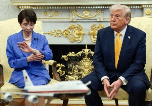 Το «αστείο» Τραμπ για το Περλ Χάρμπορ που «πάγωσε» την πρωθυπουργό της Ιαπωνίας