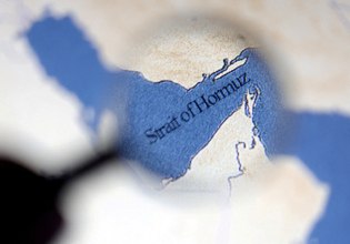 Είκοσι δύο κράτη, μεταξύ των οποίων πολλά μέλη της ΕΕ, δηλώνουν «έτοιμα να συμβάλουν» για να ανοίξουν τα Στενά του Ορμούζ