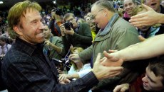 Τσακ Νόρις: Φίλοι και συνεργάτες τον αποχαιρετούν με αφιερώματα