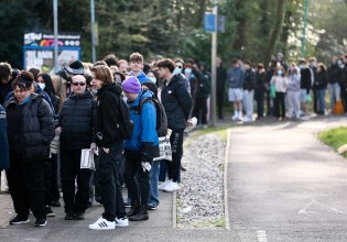 Βρετανία: Σε έξαρση η μηνιγγίτιδα με 34 κρούσματα – Ουρές φοιτητών για να εμβολιαστούν