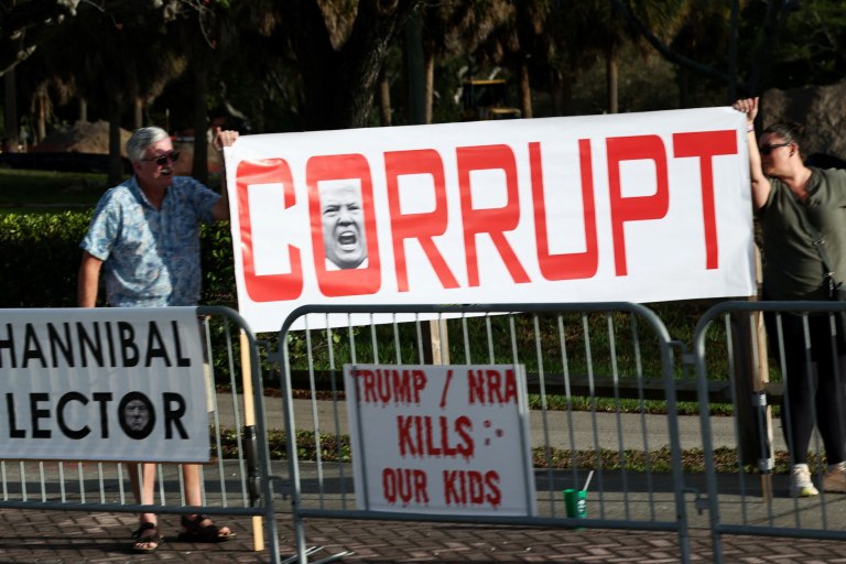 Στα «τάρταρα» η δημοτικότητα του Τραμπ μετά τον πόλεμο στο Ιράν – Υποχώρησε στο 36%