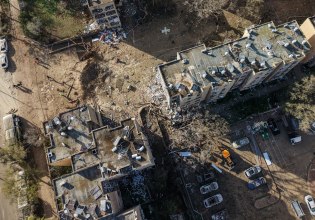 Με πλήγματα σε ενεργειακές εγκαταστάσεις προειδοποιεί το Ιράν μετά τις απειλές Τραμπ για τα Στενά του Ορμούζ