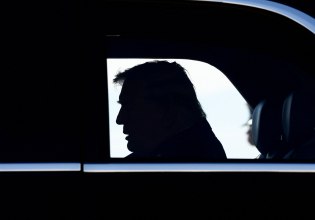 Πόλεμος στη Μέση Ανατολή: Πίσω από τις λέξεις του Τραμπ – «Παιχνίδι» καθυστερήσεων πριν «κοπεί το σχοινί»