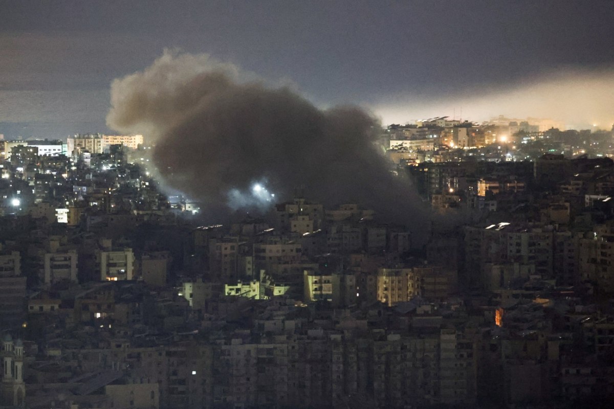 Χτύπημα ΗΠΑ/Ισραήλ σε ενεργειακούς στόχους στο Ιράν – Επιθέσεις της Τεχεράνης σε όλο τον Κόλπο και το Ισραήλ