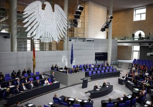 Για «έκρηξη» βίας μιλά ο καγκελάριος Μερτς, επιρρίπτοντας ευθύνες στους μετανάστες