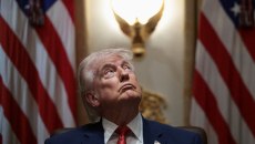 O Λευκός Οίκος επέστρεψε με τρεις ακόμη αινιγματικές αναρτήσεις