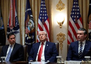 «Μία απ’τις μεγαλύτερες στρατηγικές αποτυχίες της Δύσης»: Μήπως ο Τραμπ έχασε τη μπάλα στον πόλεμο με το Ιράν;