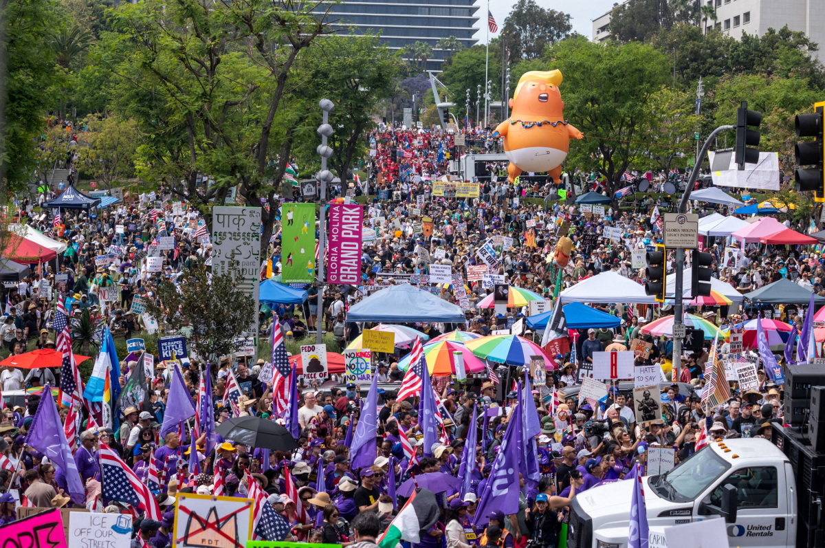 «No Kings»: Ένα νέο κίνημα εδραιώνεται στις ΗΠΑ – Χιλιάδες διαδηλώσεις, εκατομμύρια κόσμου στον δρόμο