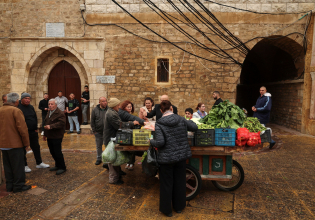 Το Ιράν «στέκεται» στον πόλεμο με όπλο την «οικονομία της αντίστασης»