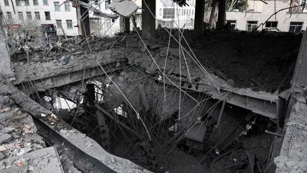 Ισραηλινό σφυροκόπημα σε υποδομές του Ιράν – Πληθαίνουν τα σενάρια περί χερσαίας επέμβασης των ΗΠΑ