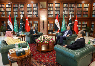 Πακιστάν: Συνομιλίες με Τουρκία, Αίγυπτο και Σαουδική Αραβία με επίκεντρο το άνοιγμα των Στενών του Ορμούζ