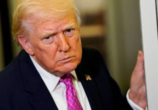 Νέα επίθεση Τραμπ προς την Ευρώπη: Βρείτε λίγο θάρρος, πηγαίνετε στα Στενά του Ορμούζ και πάρτε το πετρέλαιο μόνοι σας