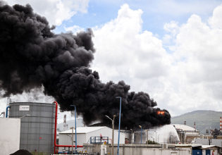 Υπερβολικές και παράλογες οι αμερικανικές προτάσεις, λέει το Ιράν – Στις φλόγες διυλιστήριο στη Χάιφα