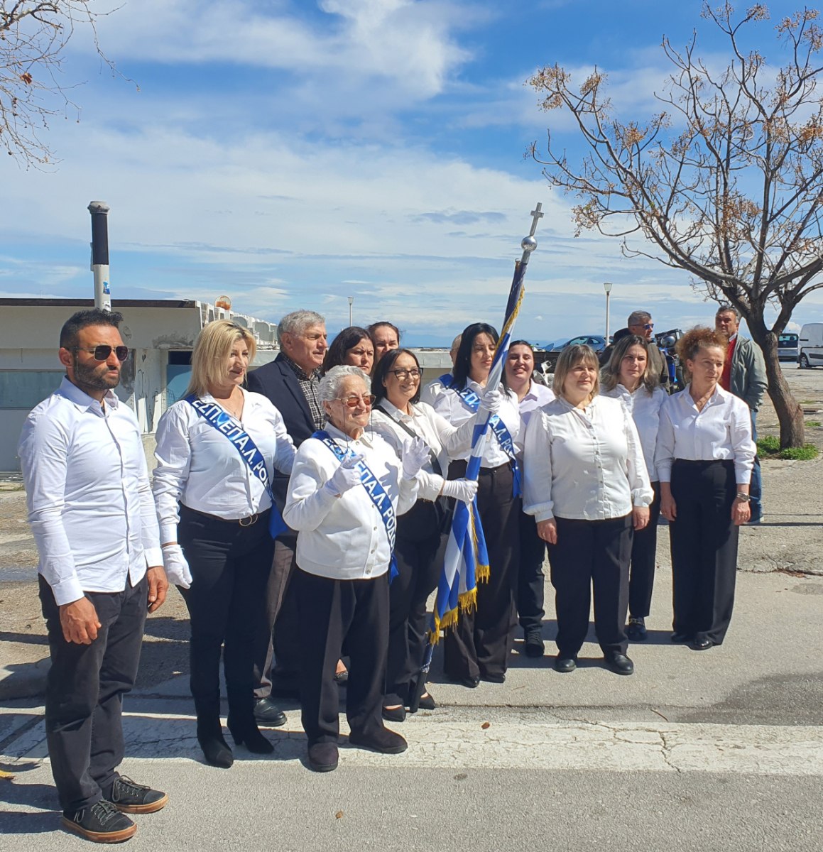 Ρόδος: Η κυρία Σοφία ετών 82, μαθήτρια του Εσπερινού ΕΠΑΛ, παρέλασε περήφανα μπροστά σε χιλιάδες κόσμου