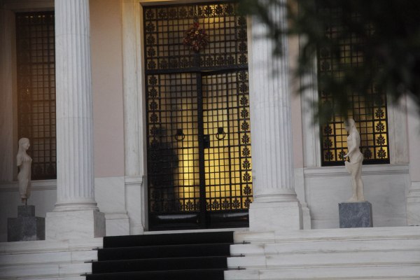 Μέση Ανατολή: Η τροχιά του Μπρεντ κληρώνει… το πλαφόν για καύσιμα