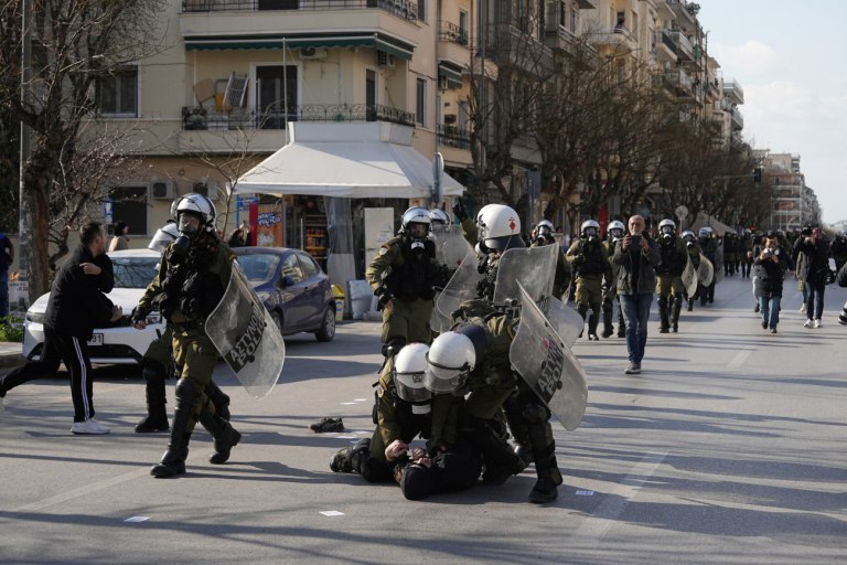 Προσφέρει ασφάλεια η αστυνομία;