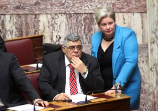 Χρυσή Αυγή: Στη φυλακή και η Ελένη Ζαρούλια, πρώην βουλευτής και σύζυγος του Νίκου Μιχαλολιάκου