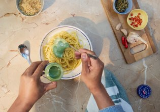 Οι αγαπημένες μας γεύσεις… αλλιώς: Η καινοτομία στο φαγητό είναι το food trend που μας επανασυστήνει κλασικά υλικά