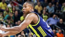 Η Αρμάνι Μιλάνο συμφώνησε με τον Χολ – Ψάχνεται και για Πίτερς