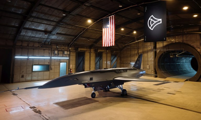 Anduril Fury: Οι ΗΠΑ ξεκινούν την παραγωγή μαχητικού drone που θα μεταφέρει πυραύλους