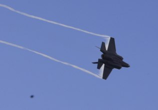 Δοκιμαστικές πτήσεις αεροσκαφών στην Αττική για την παρέλαση της 25ης Μαρτίου