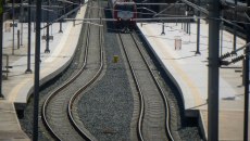 Τέμπη: Με την παρουσία συγγενών θυμάτων αλλά χωρίς το Δημόσιο, η δίκη για τη μη υλοποίηση της σύμβασης 717