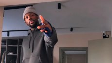 «Θα μείνει έξω για λίγο» – Ο Γκραντ φοράει ειδικό νάρθηκα στο αριστερό χέρι