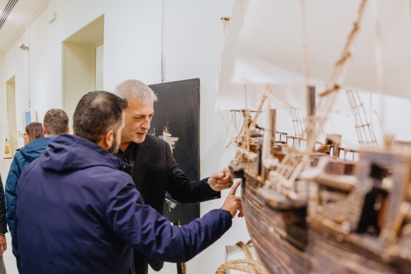 Με μεγάλη επιτυχία η έκθεση «Αποτυπώματα» στη Δημοτική Πινακοθήκη Πειραιά