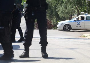Αστυνομική επιχείρηση σε οικισμό στη Νέα Πέραμο – Πέντε συλλήψεις