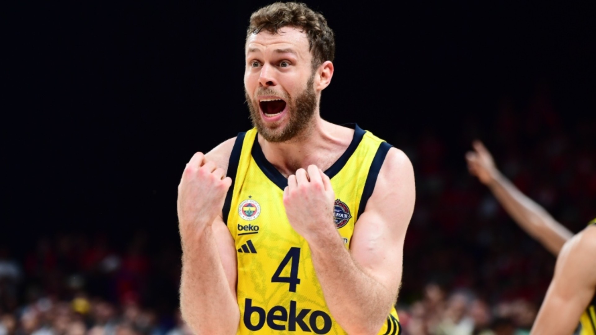 «Ο Νικολό Μέλι υπογράφει νέο συμβόλαιο με τη Φενέρμπαχτσε»