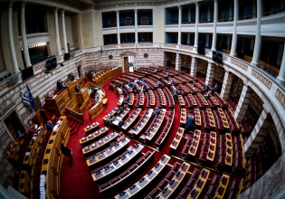 Μετά το Πάσχα η συζήτηση στη Βουλή για το κράτος δικαίου – Τι είπαν Μητσοτάκης-Κακλαμάνης για την προ ημερησίας