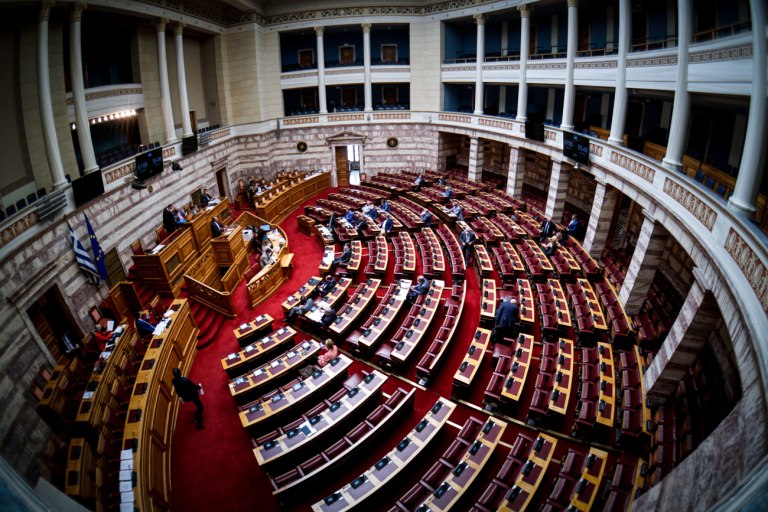 Στη Βουλή η κύρωση της συμφωνίας με τη Chevron, εξηγήσεις για «γκρίζα» σημεία ζητά η Αντιπολίτευση – Πυρά από Σαμαρά