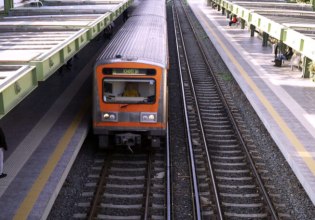 Επίθεση με πέτρες σε συρμό του Ηλεκτρικού στον σταθμό «Περισσός» – Τραυματίστηκε ένας επιβάτης