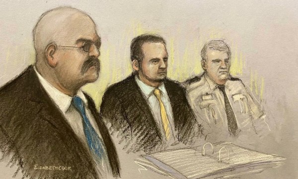 Φυλακή από τα 20, ληστείες, τον υποδύθηκε ο Τομ Χάρντι: Σε δημοπρασία τα έργα τέχνης του Τσαρλς Μπρόνσον