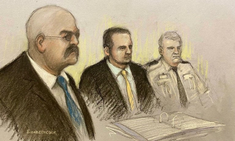 Φυλακή από τα 20, ληστείες, τον υποδύθηκε ο Τομ Χάρντι: Σε δημοπρασία τα έργα τέχνης του Τσαρλς Μπρόνσον