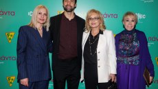 Αγγελική Νικολούλη: Στην πρεμιέρα της ταινίας που σκηνοθέτησε ο γιος της Κωνσταντίνος Μουσούλης