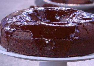 Συνταγή: Νηστίσιμο κέικ με κακάο και πορτοκάλι