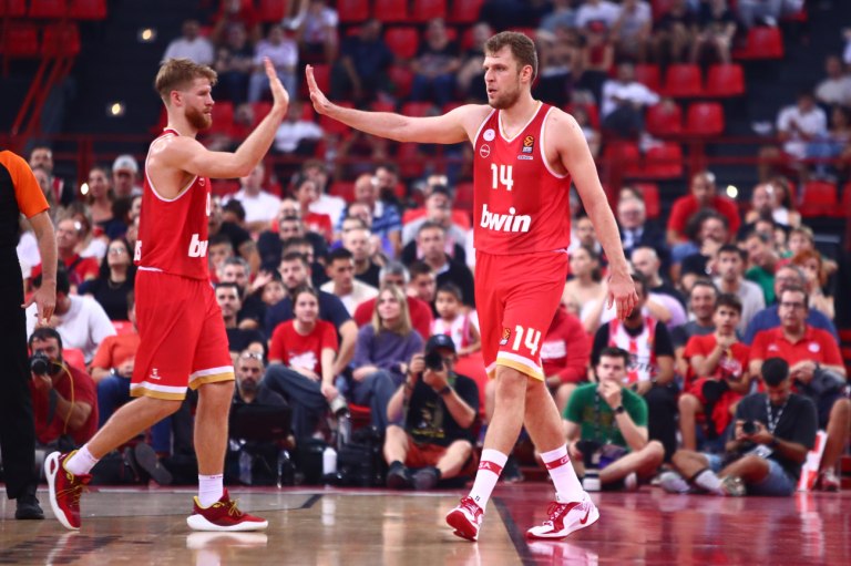 Ολυμπιακός: Βεζένκοφ και Γουόκαπ δεν παίζουν κόντρα στον Παναθηναϊκό