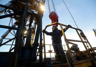 «Υπάρχει πολύ πετρέλαιο στην αγορά» διαμηνύει ο Διεθνής Οργανισμός Ενέργειας εν μέσω παγκόσμιας ανησυχίας